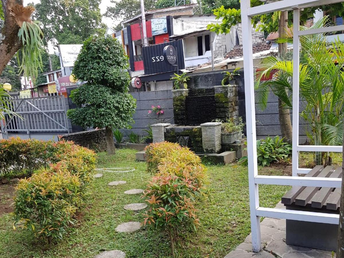 Hotel Embe Pitoe Syariah Gejayan Mitra Reddoorz Pakualaman Exterior foto