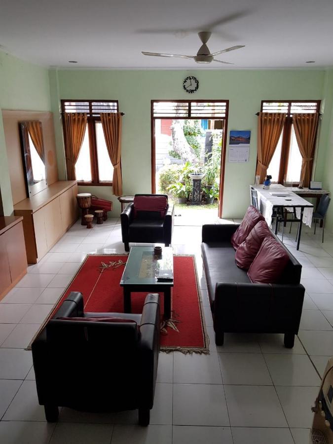Hotel Embe Pitoe Syariah Gejayan Mitra Reddoorz Pakualaman Exterior foto